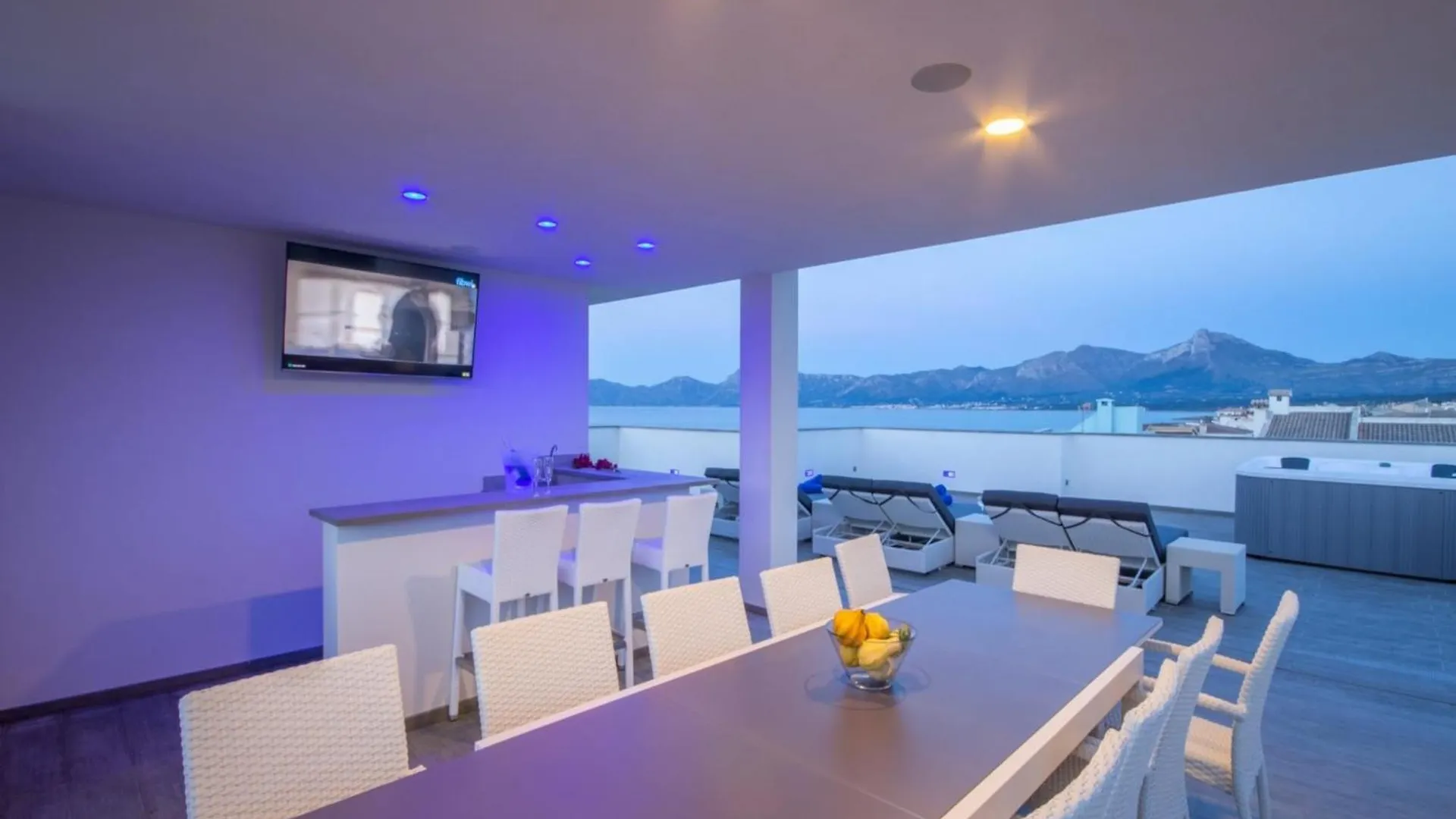 Beachfront Villa In Сон-Серра-де-Марина Испания
