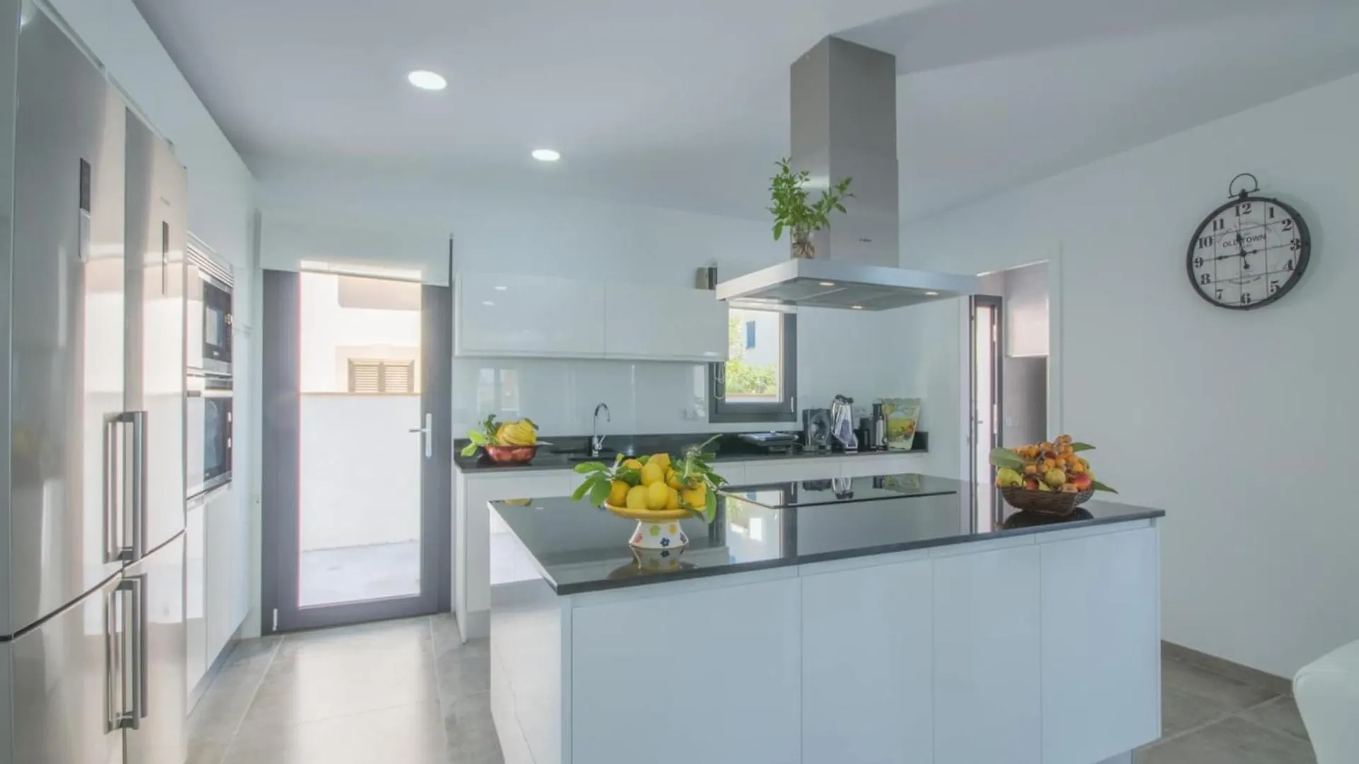 Beachfront Villa In Сон-Серра-де-Марина Испания