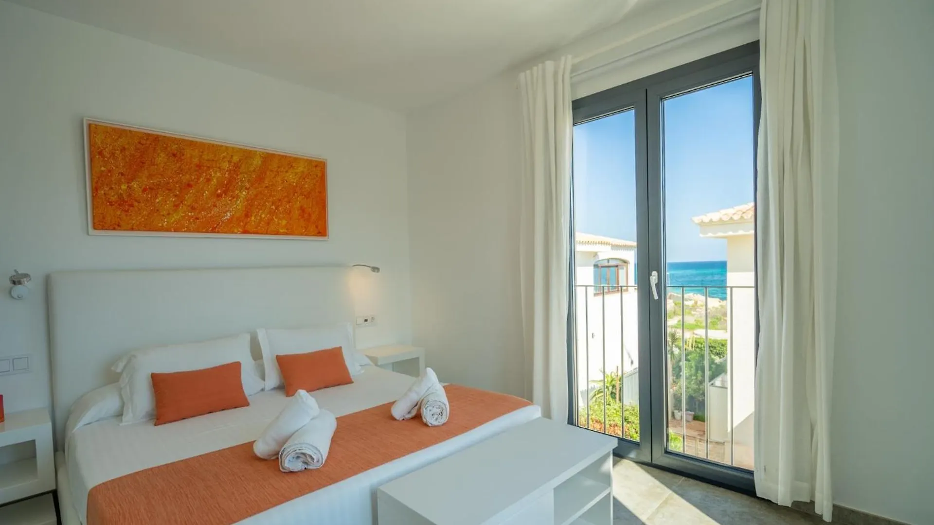 Beachfront Villa In Сон-Серра-де-Марина 0*,