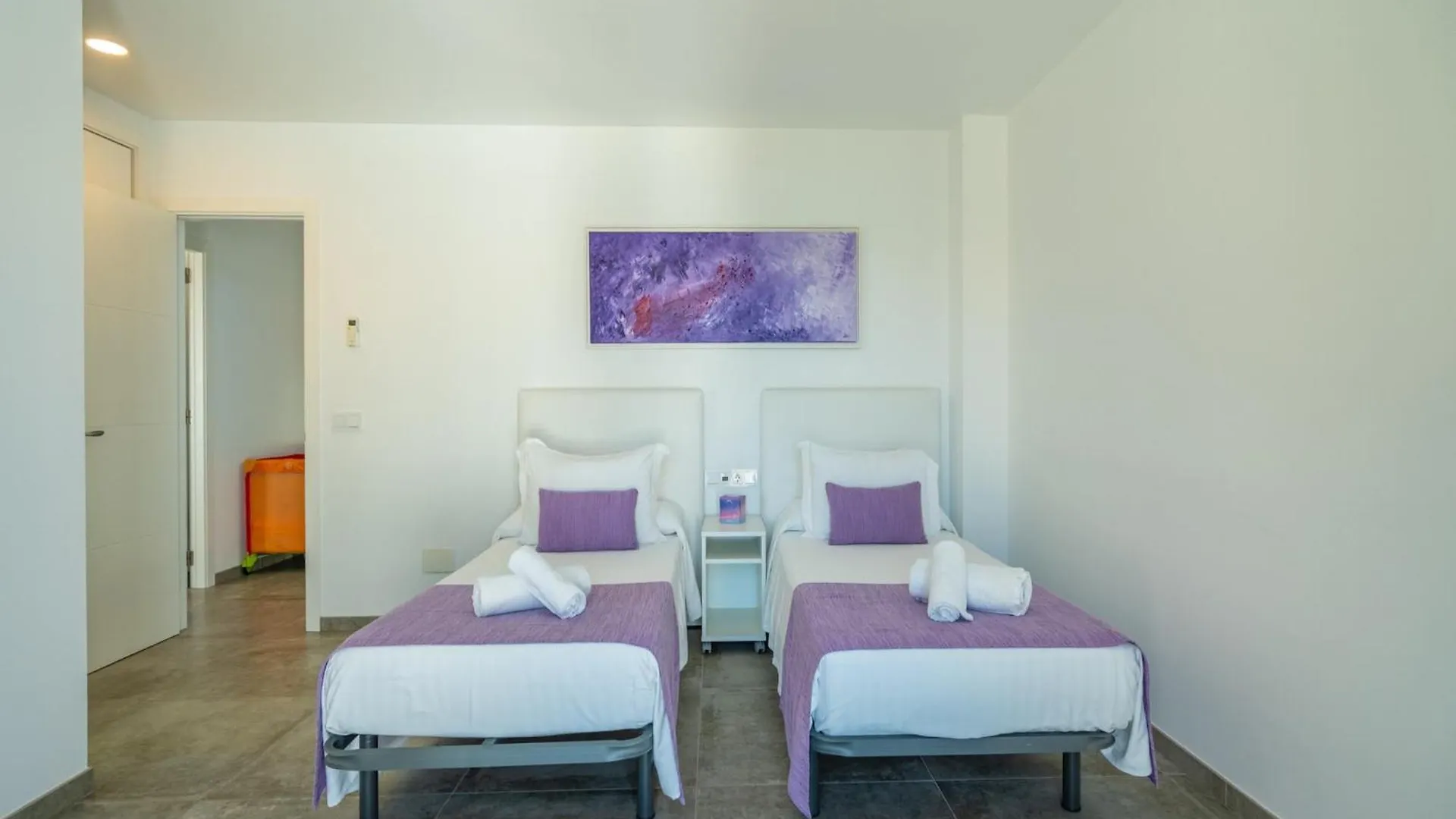 Beachfront Villa In Сон-Серра-де-Марина