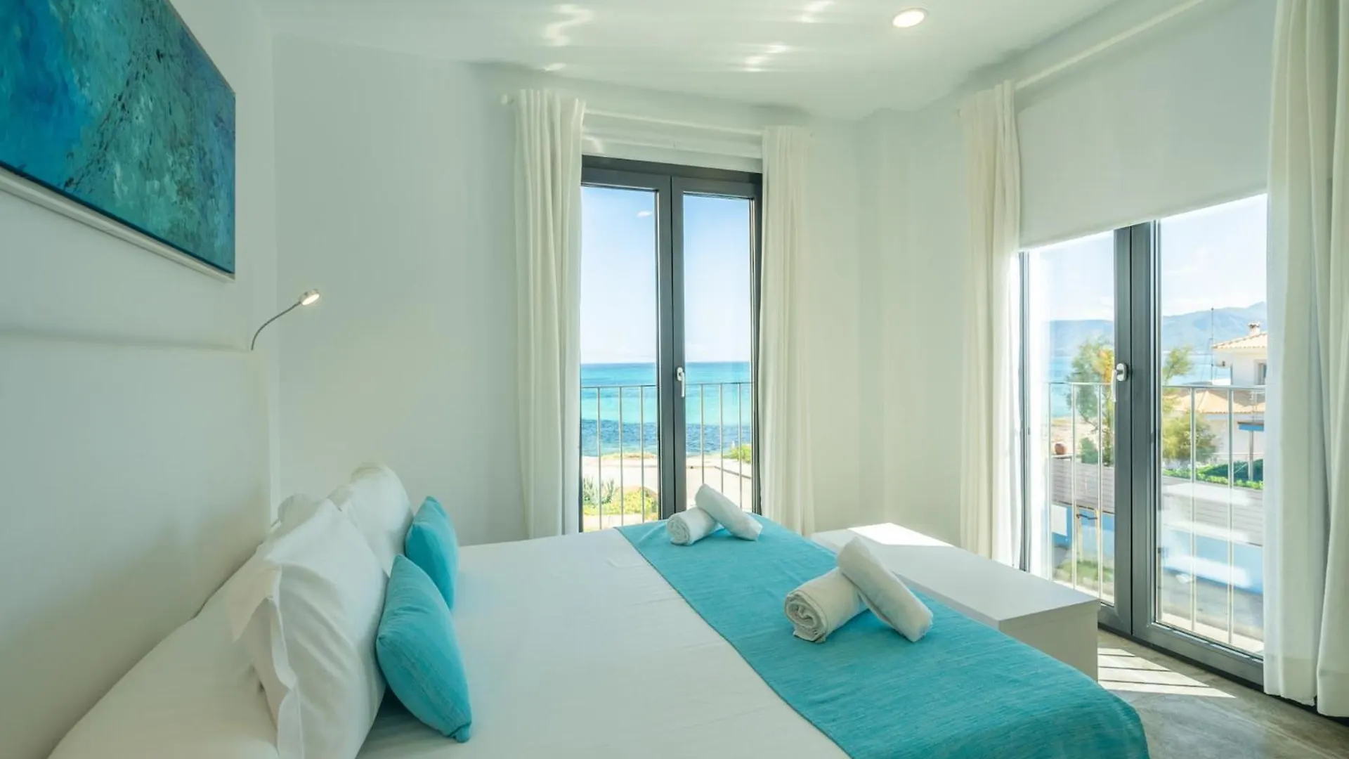 Beachfront Villa In Сон-Серра-де-Марина Испания